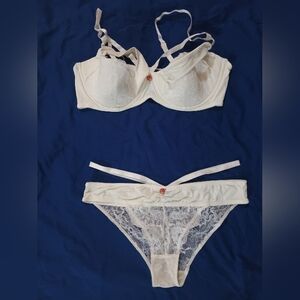 Elegant White Lace Lingerie Set